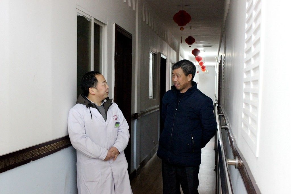 惠泽妇孺 关爱老人丨我院走进逸馨园养老院开展慰问义诊活动