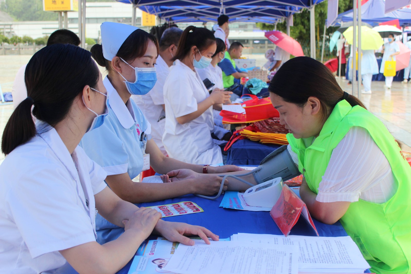 【全国残疾预防日】我院积极参加主题宣传活动，开展义诊