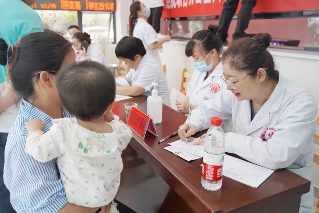 暖心惠民·健康同行 | 铜仁市妇幼保健院联合万山区妇幼保健院开展义诊活动