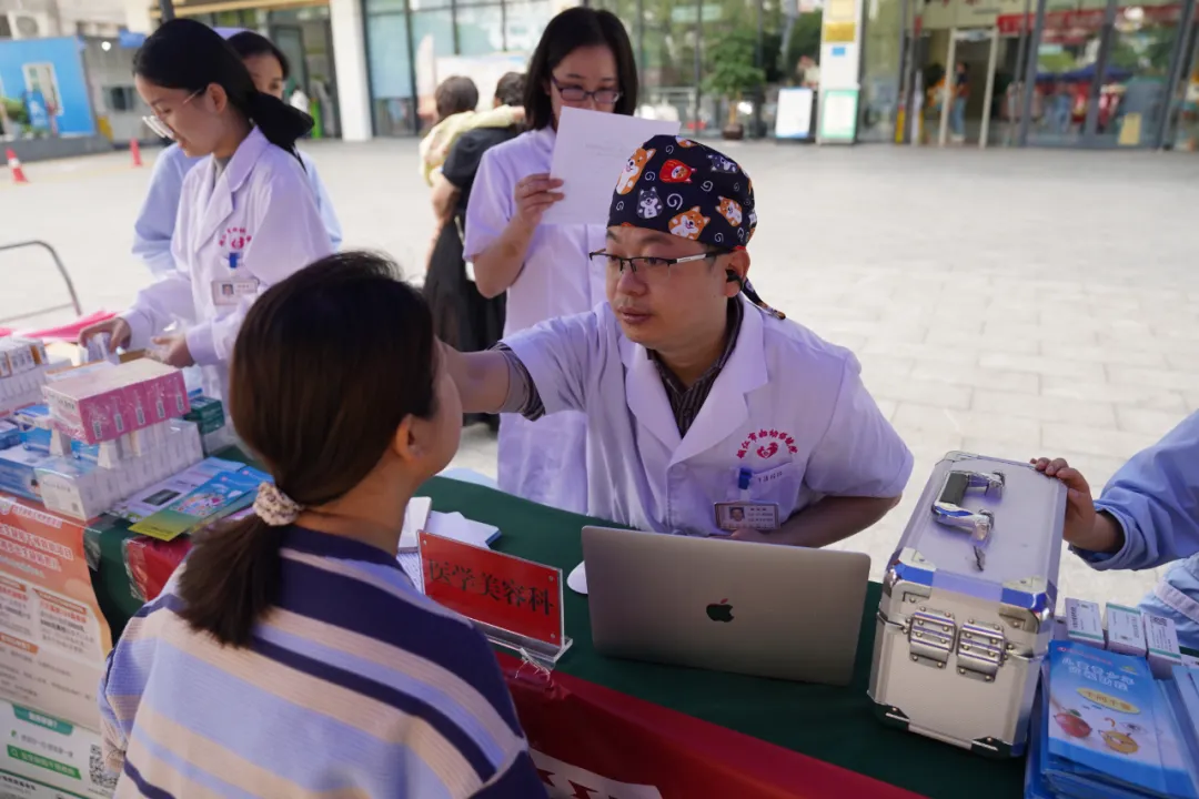 【6.6全国爱眼日】“关注普遍的眼健康”我院开展全国爱眼日义诊宣教活动